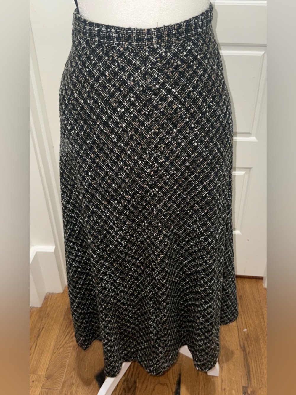 Jones New York. Tweed Midi Lined Skirt. Size 14W.